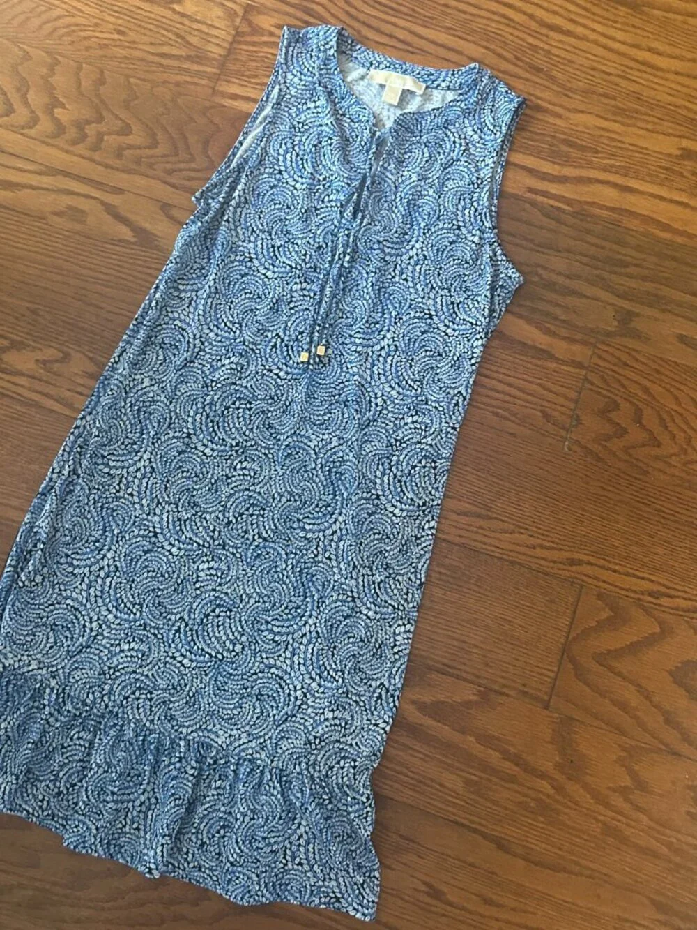 Michael Kors Sleeveless Shift Dress Ruffle Pleated Hem Size XS V-Neck in pristin